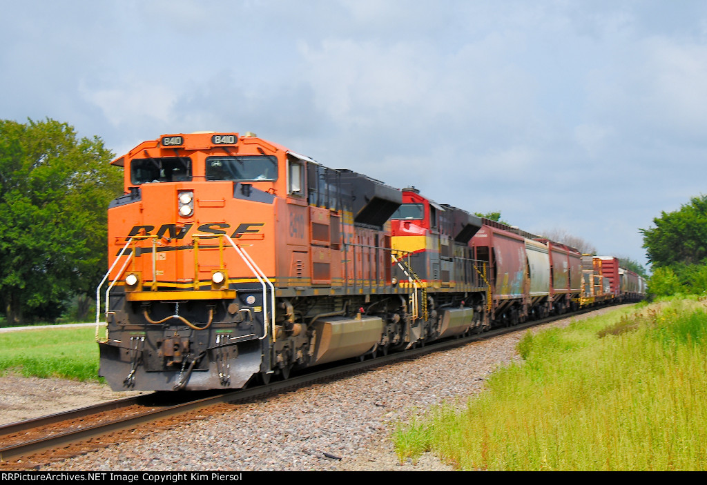 BNSF 8410 KCSM 4132